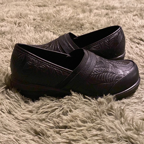 Womens clogs size 7 - Picture 5 of 6